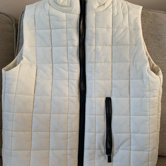 Zara kids square quilted puffer vest with high collar - Picture 3 of 7